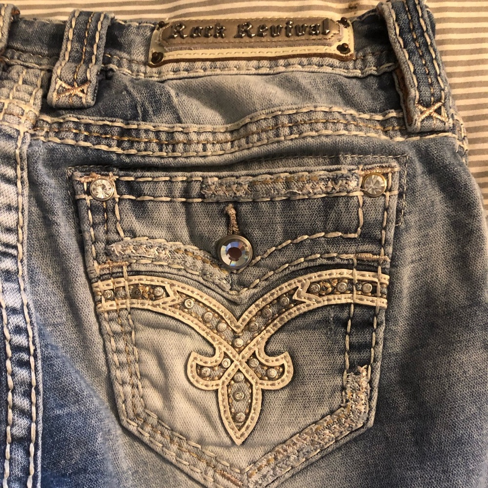 Rock Revival barley worn ankle skinny Jean